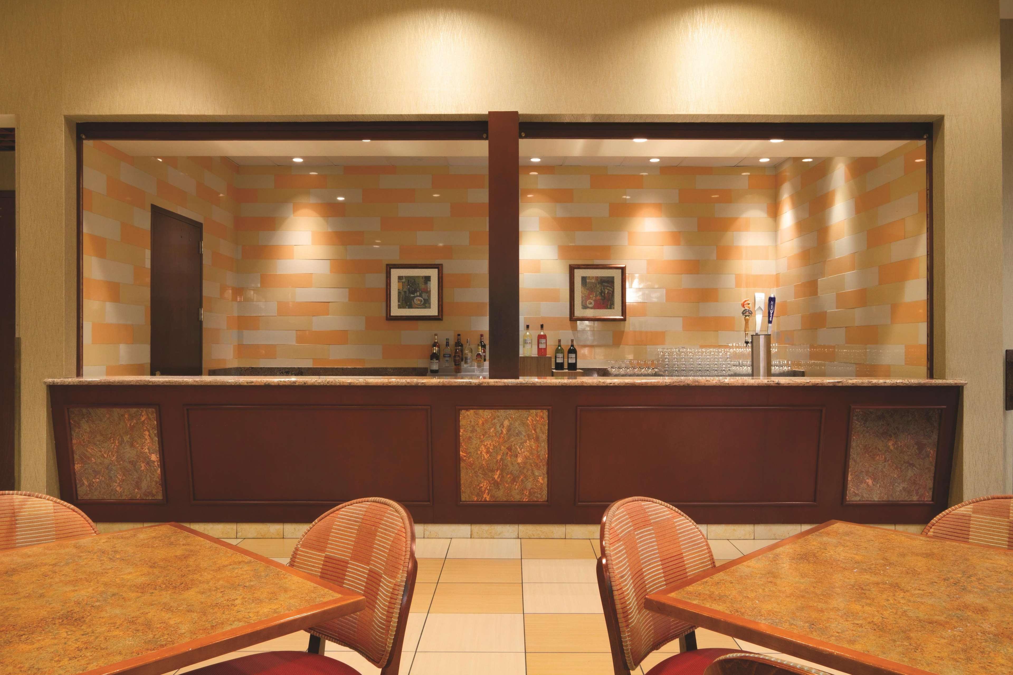 Embassy Suites By Hilton Norman Hotel & Conference Center Ресторан фото