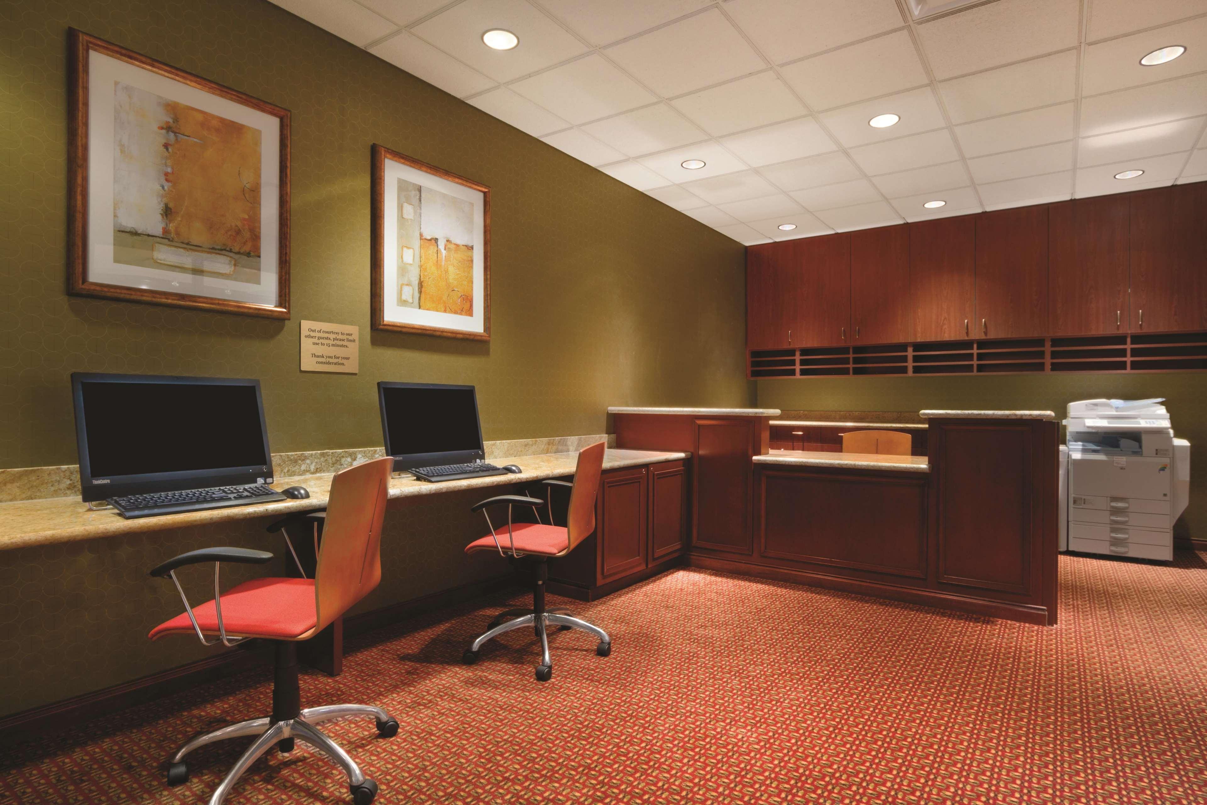 Embassy Suites By Hilton Norman Hotel & Conference Center Удобства фото