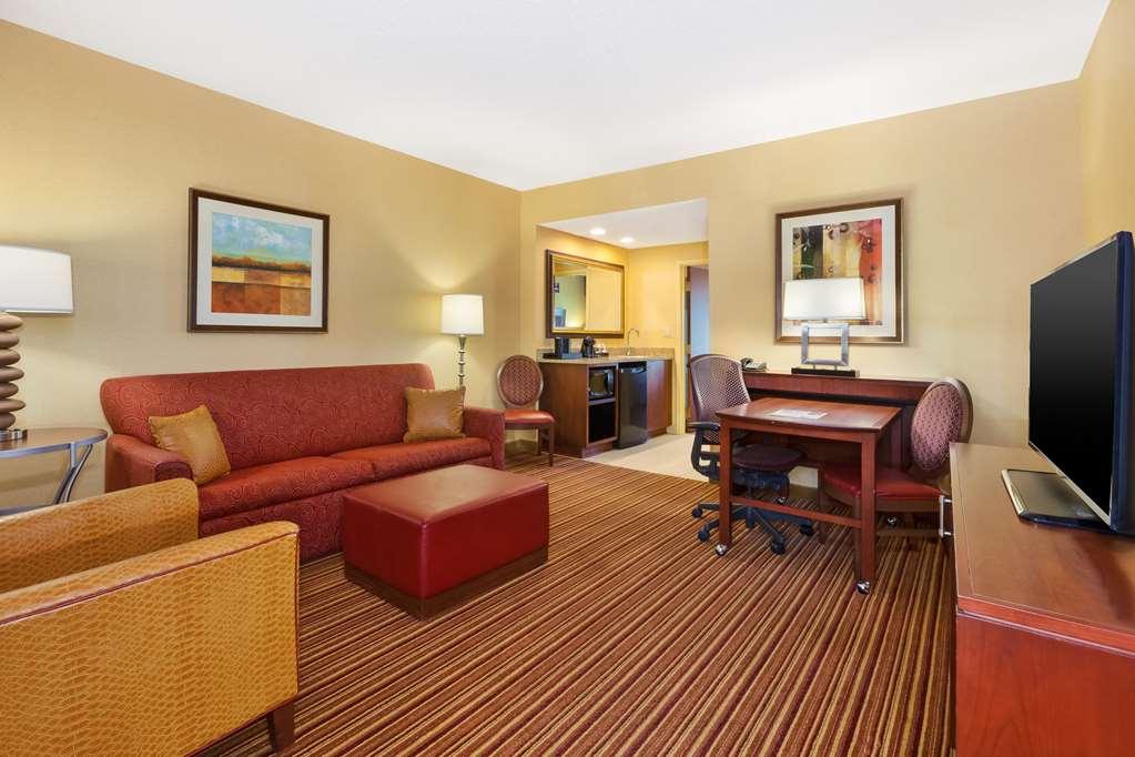 Embassy Suites By Hilton Norman Hotel & Conference Center Номер фото