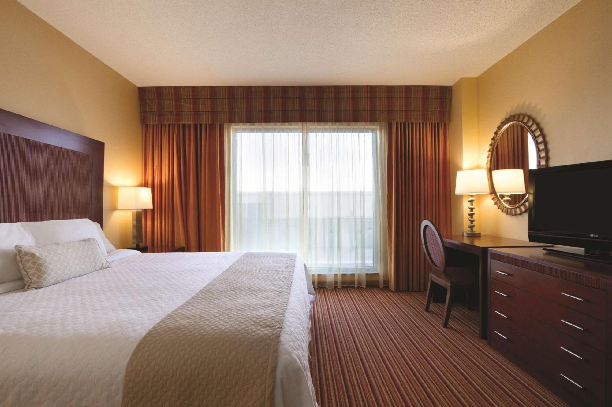 Embassy Suites By Hilton Norman Hotel & Conference Center Экстерьер фото