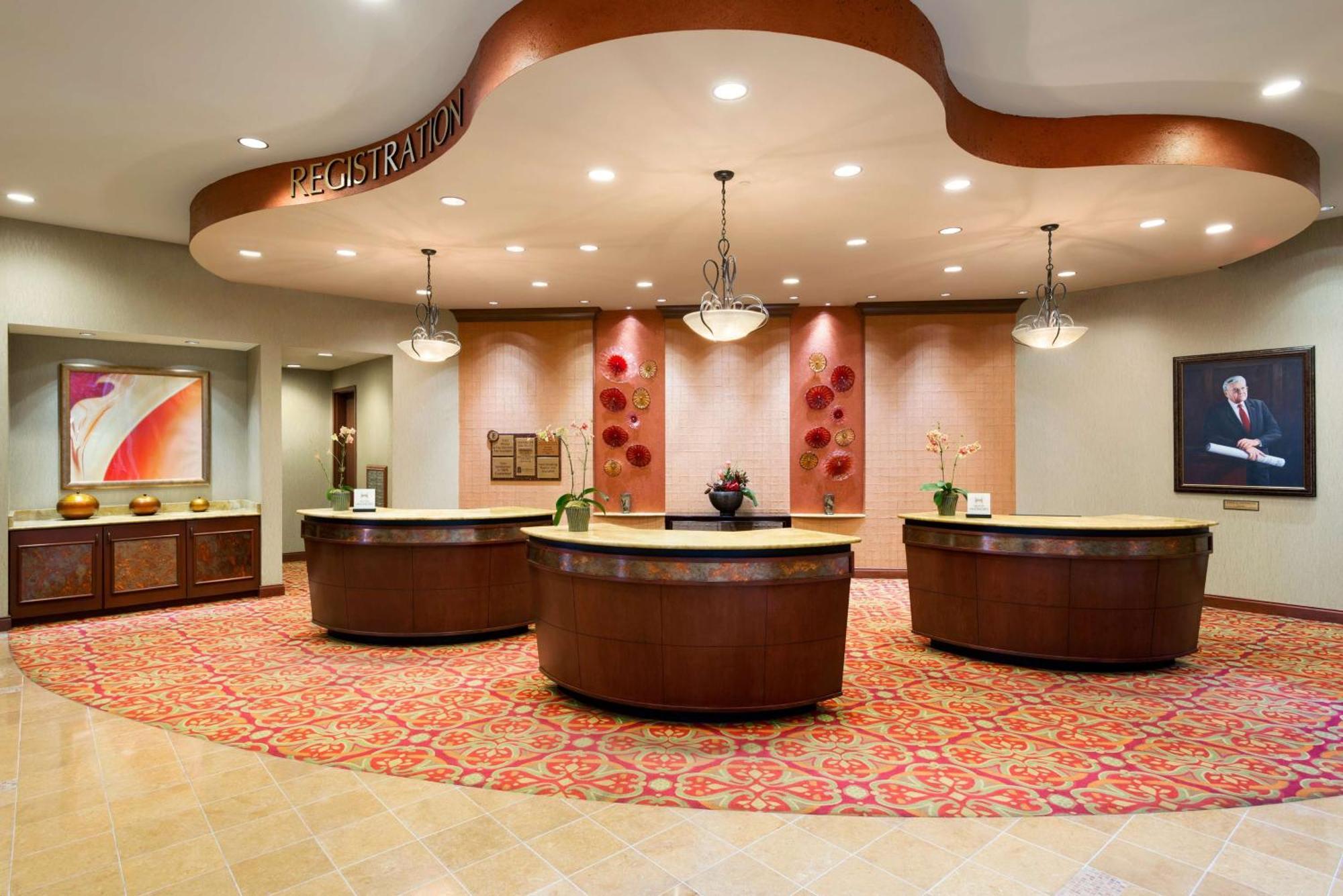 Embassy Suites By Hilton Norman Hotel & Conference Center Экстерьер фото