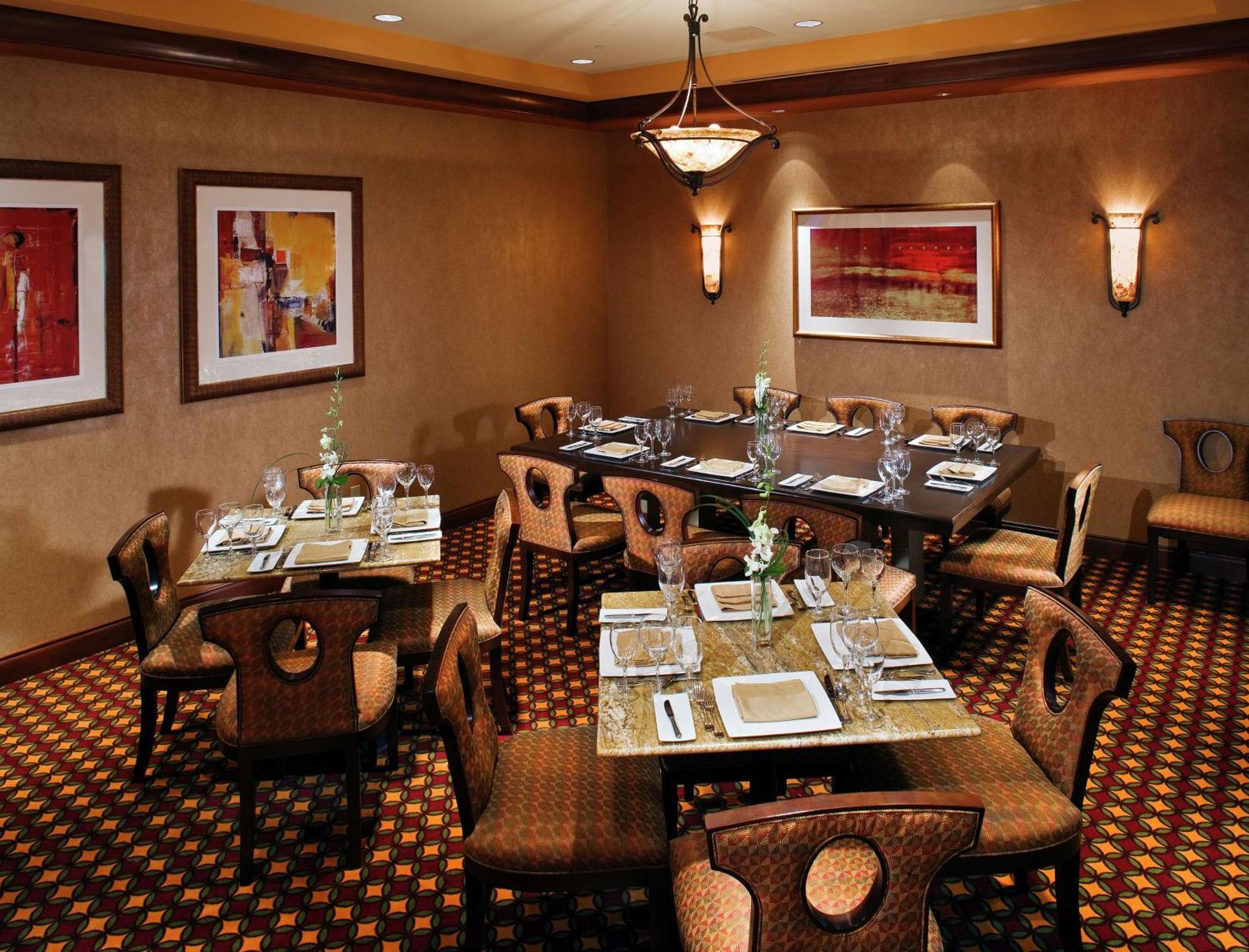Embassy Suites By Hilton Norman Hotel & Conference Center Экстерьер фото