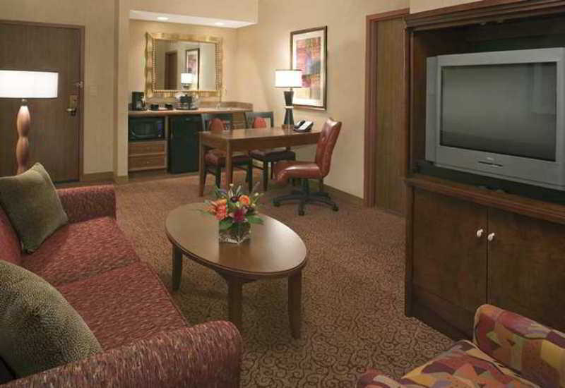 Embassy Suites By Hilton Norman Hotel & Conference Center Номер фото